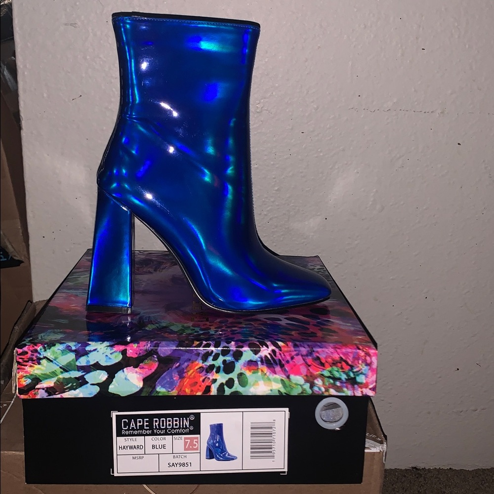 Cape Robbin Iridescent Blue Boots - Picture 3 of 4